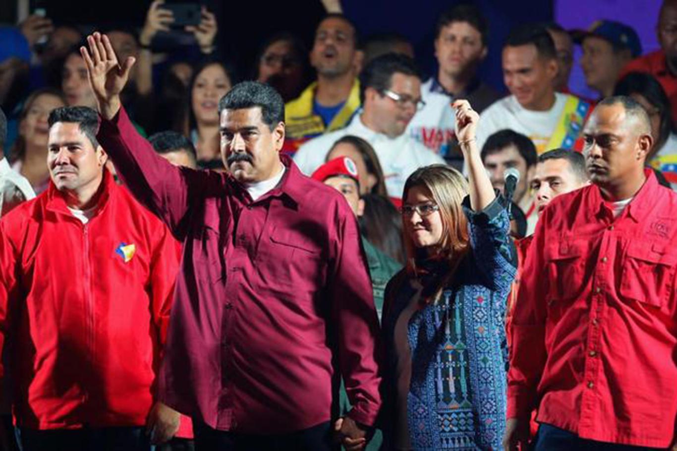 Nicolas Maduro yeniden devlet başkanlığına seçildi Nicolas Maduro yeniden devlet başkanlığına seçildi